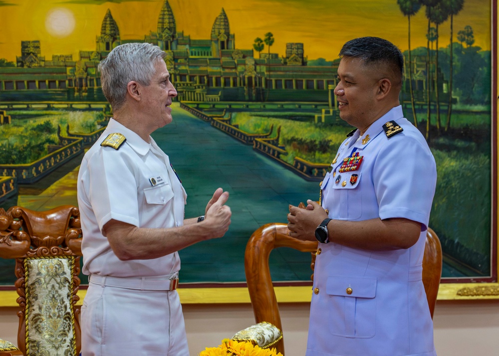 Commander, U.S. Pacific Fleet, Meets With Commander of the Royal Cambodian Navy in Phnom Penh