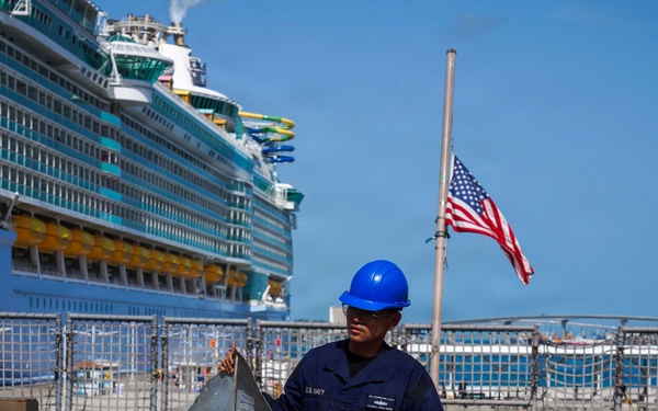 USS Cooperstown Gets Underway from Nassau, Bahamas.