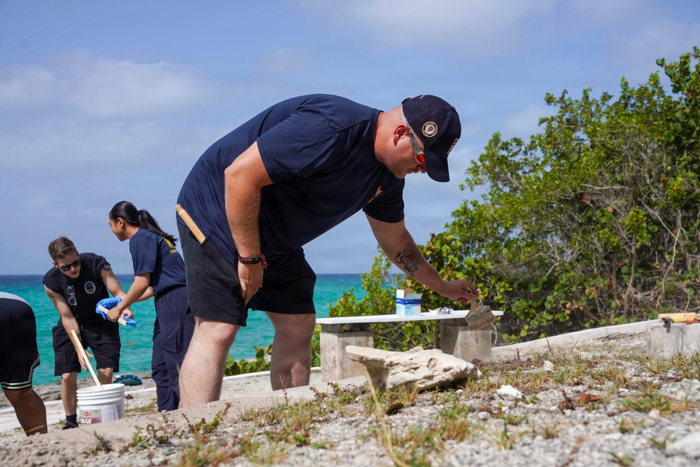 USS Cooperstown Sailors Volunteer in Nassau, Bahamas.
