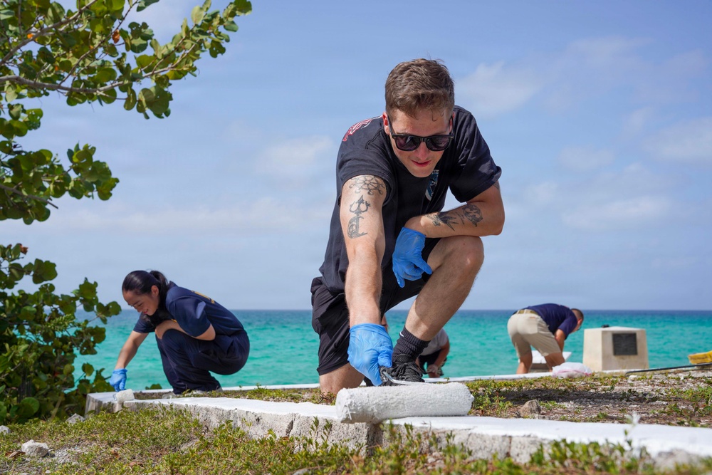 USS Cooperstown Sailors Volunteer in Nassau, Bahamas.