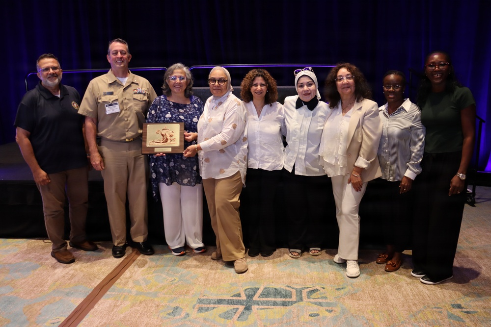 NAMRU EURAFCENT Receives Award at MHSRS 2026