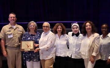 NAMRU EURAFCENT Receives Award at MHSRS 2026