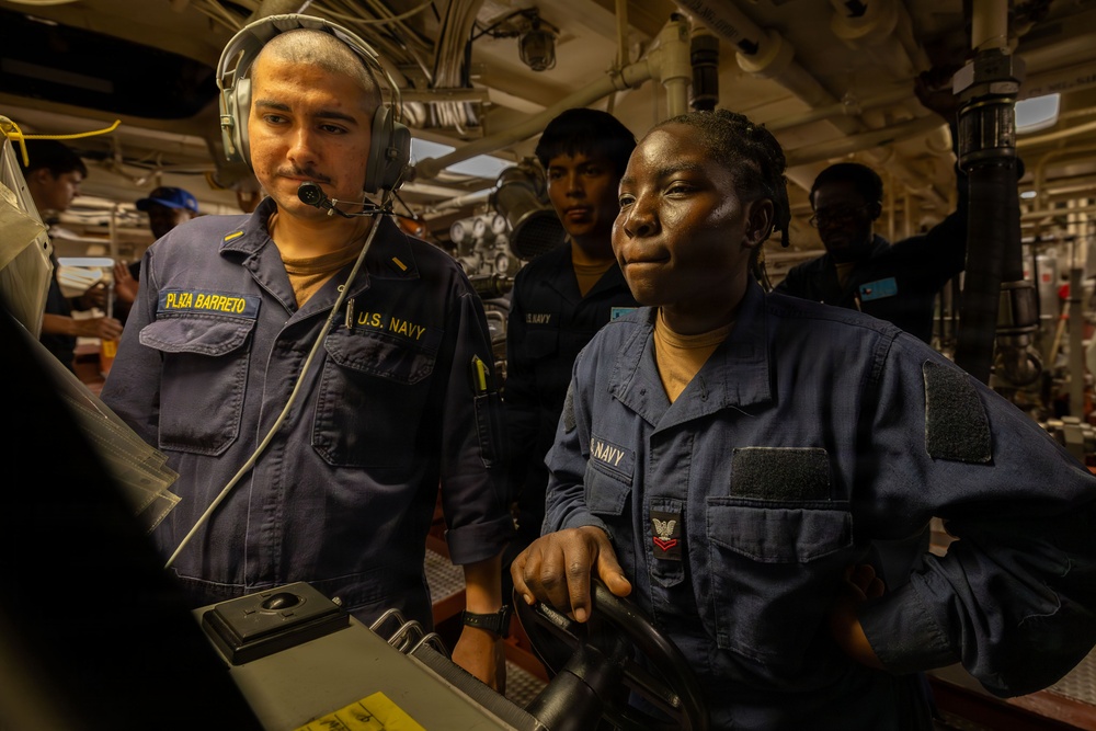 Seamanship Training Team aboard USS Gonzalez