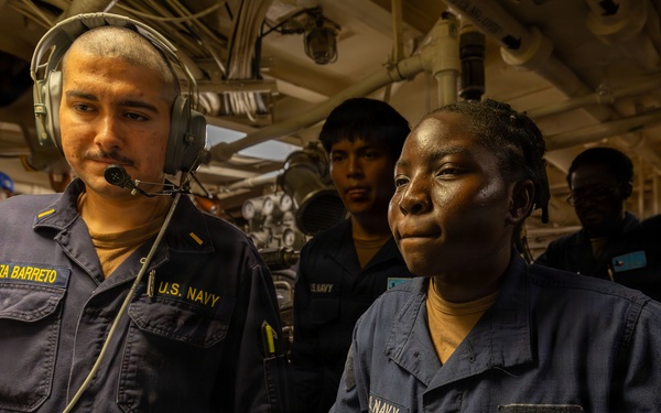 Seamanship Training Team aboard USS Gonzalez