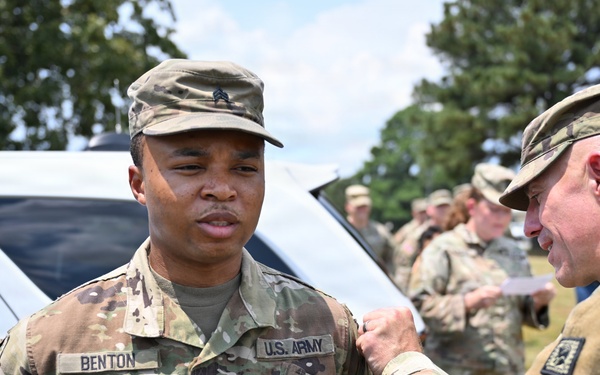 Soldiers receive Governor's Guard tab in ceremony