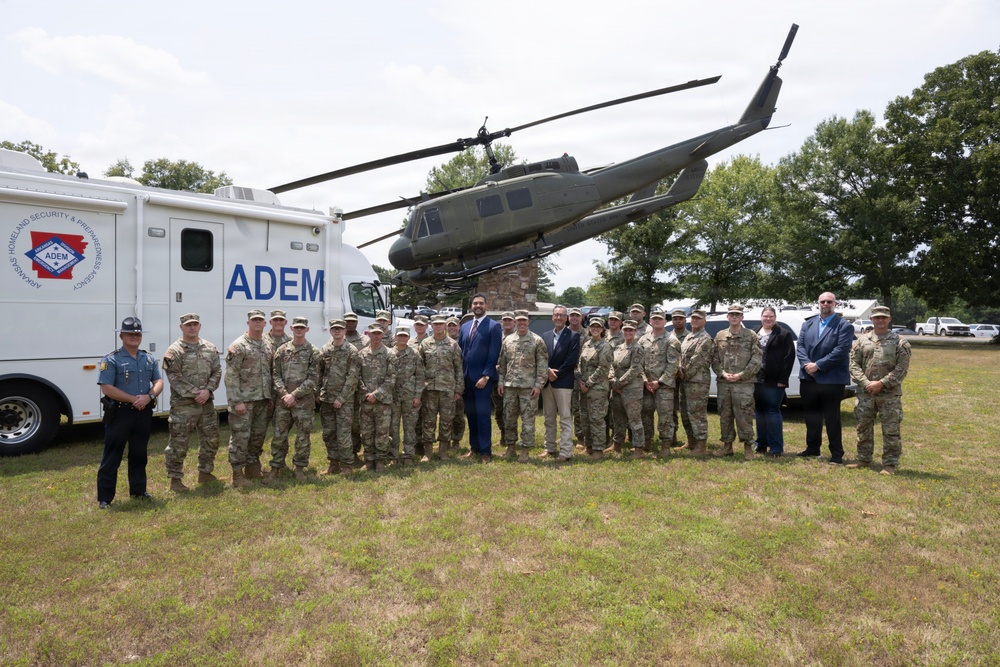 Soldiers receive Governor's Guard tab in ceremony