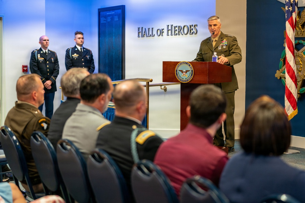 VCJCS Presents Purple Heart to Operation Iraqi Freedom Vets