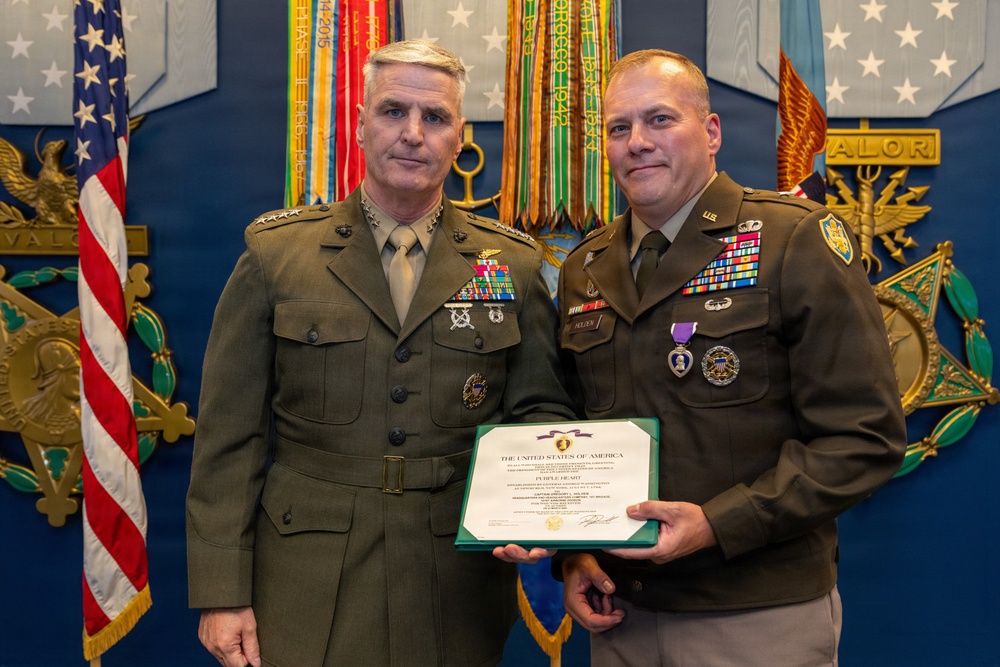 VCJCS Presents Purple Heart to Operation Iraqi Freedom Vets