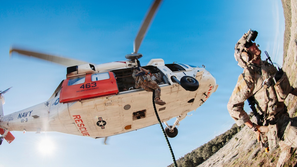 EOD Technicians Conduct Mountain Terrain Drills
