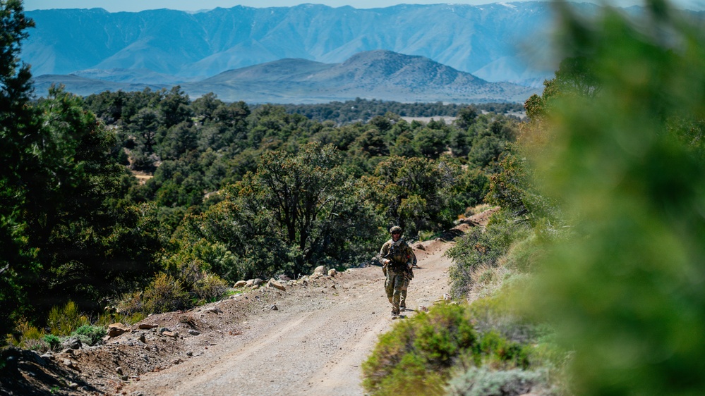 EOD Technicians Conduct Mountain Terrain Drills