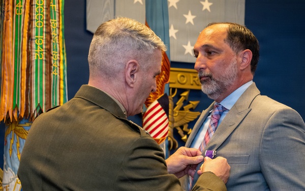 VCJCS Presents Purple Heart to Operation Iraqi Freedom Vets