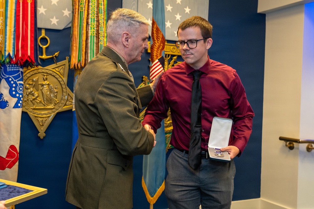 VCJCS Presents Purple Heart to Operation Iraqi Freedom Vets