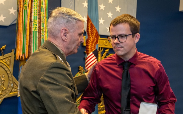 VCJCS Presents Purple Heart to Operation Iraqi Freedom Vets