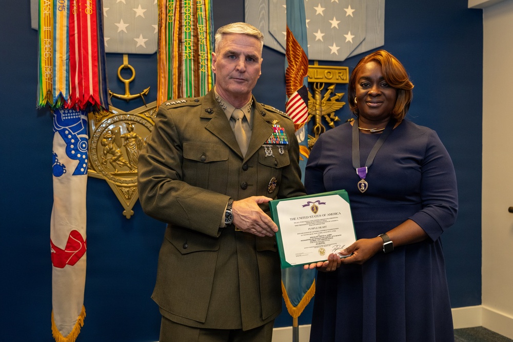 VCJCS Presents Purple Heart to Operation Iraqi Freedom Vets