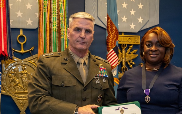 VCJCS Presents Purple Heart to Operation Iraqi Freedom Vets