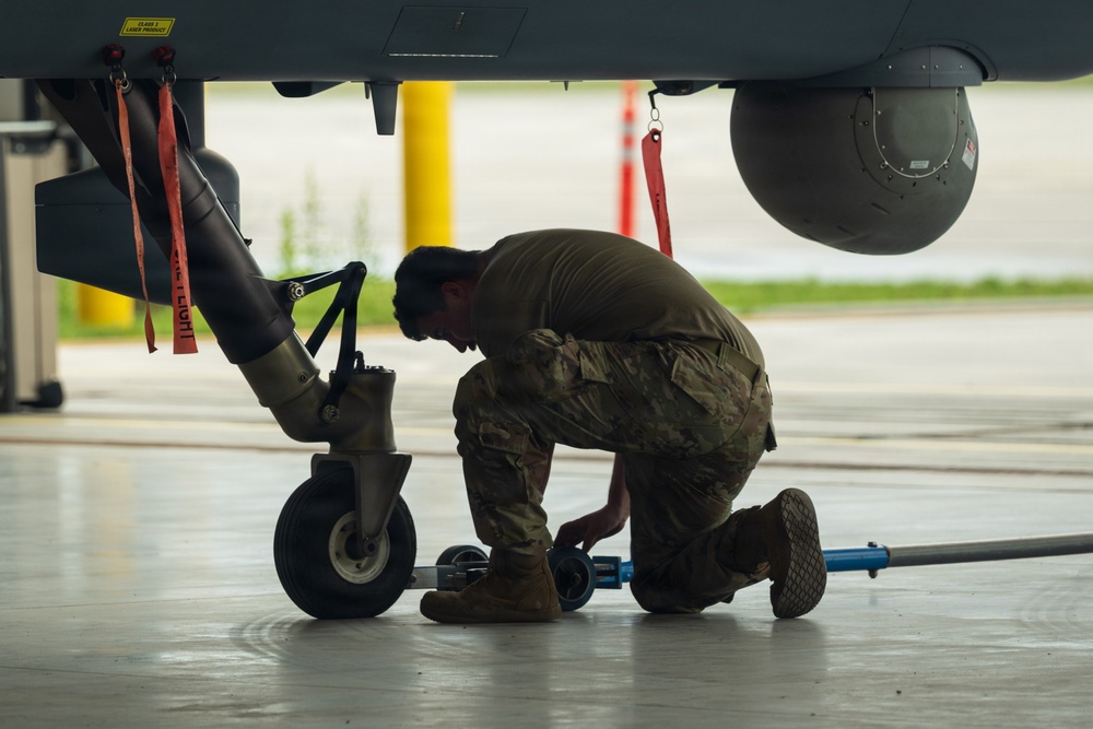 New Mexico-based Airmen operate MQ-9 Reapers at Exercise Zia Sunbird in Michigan