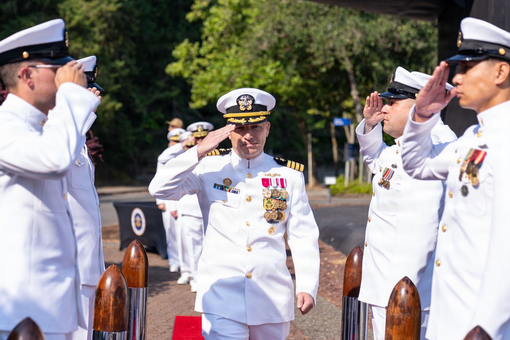 Trident Refit Facility-Bangor conducts change of command ceremony