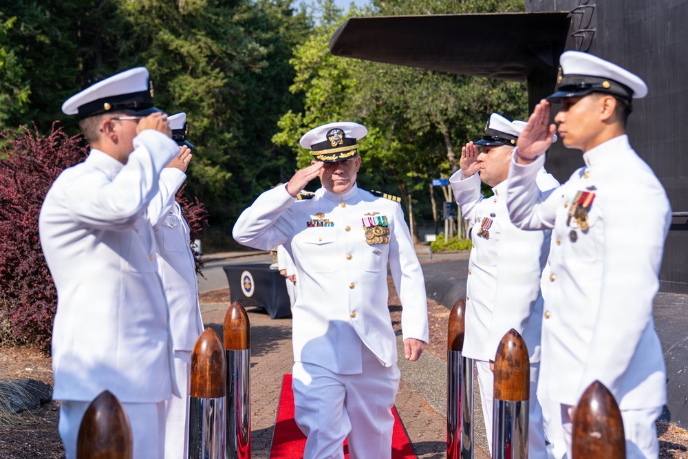 Trident Refit Facility-Bangor conducts change of command ceremony