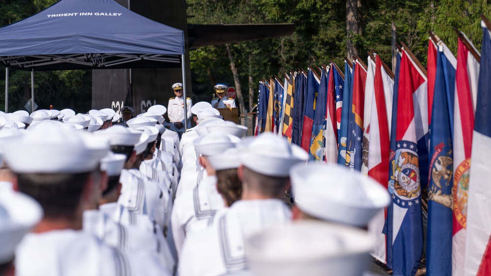 Trident Refit Facility-Bangor conducts change of command ceremony