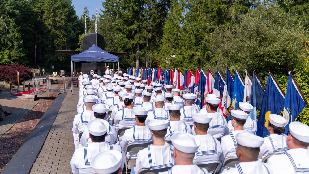 Trident Refit Facility-Bangor conducts change of command ceremony