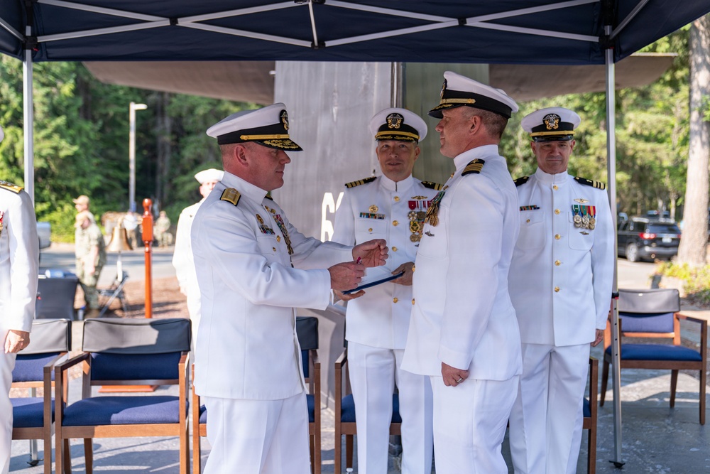 Trident Refit Facility-Bangor conducts change of command ceremony