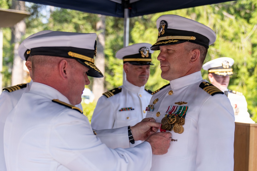 Trident Refit Facility-Bangor conducts change of command ceremony