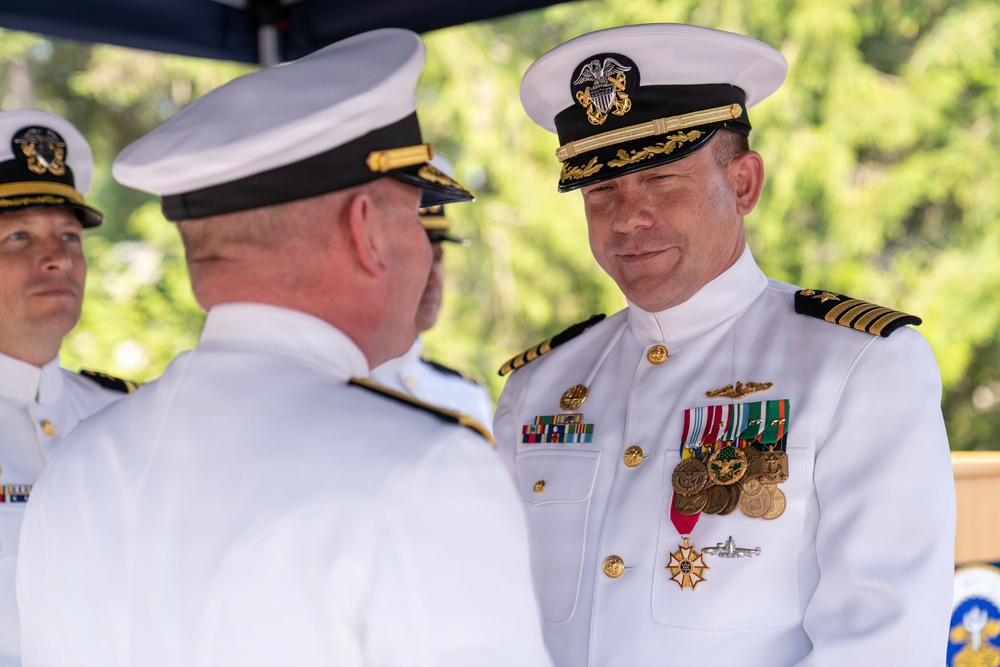 Trident Refit Facility-Bangor conducts change of command ceremony