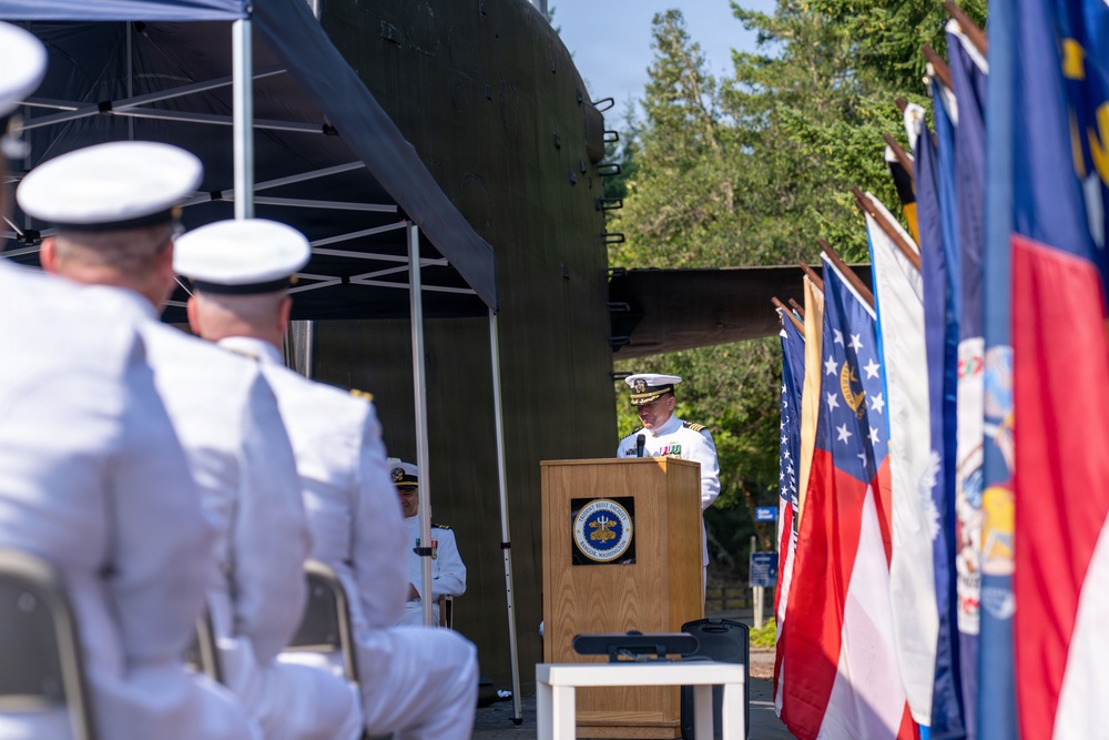 Trident Refit Facility-Bangor conducts change of command ceremony