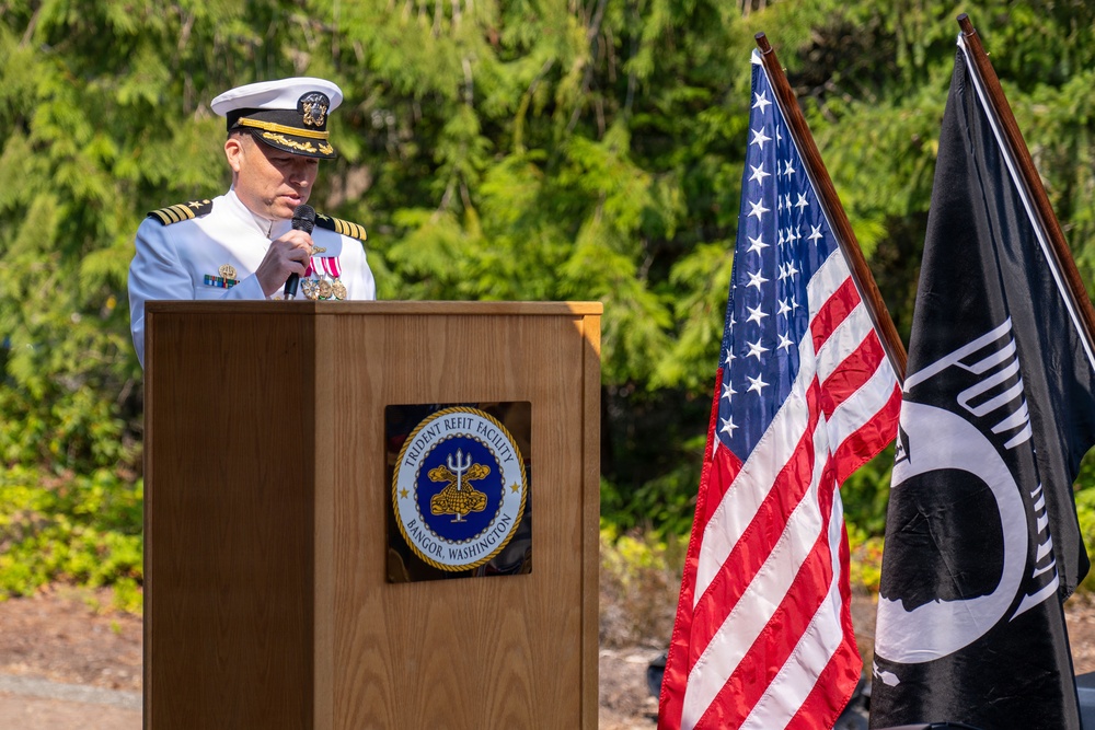 Trident Refit Facility-Bangor conducts change of command ceremony
