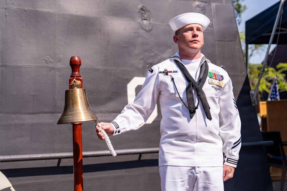 Trident Refit Facility-Bangor conducts change of command ceremony
