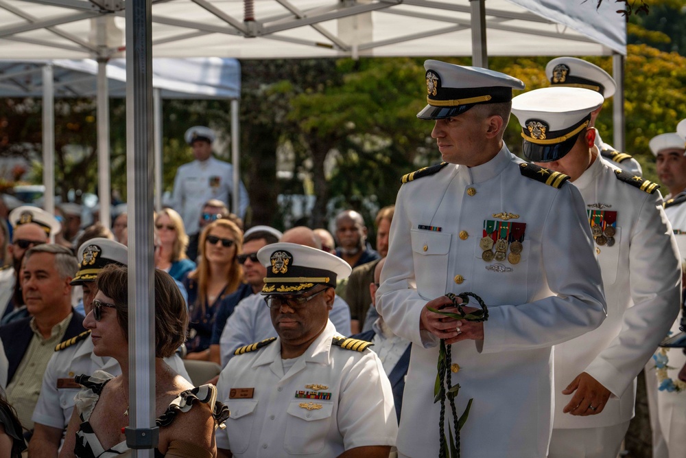 Trident Refit Facility-Bangor conducts change of command ceremony