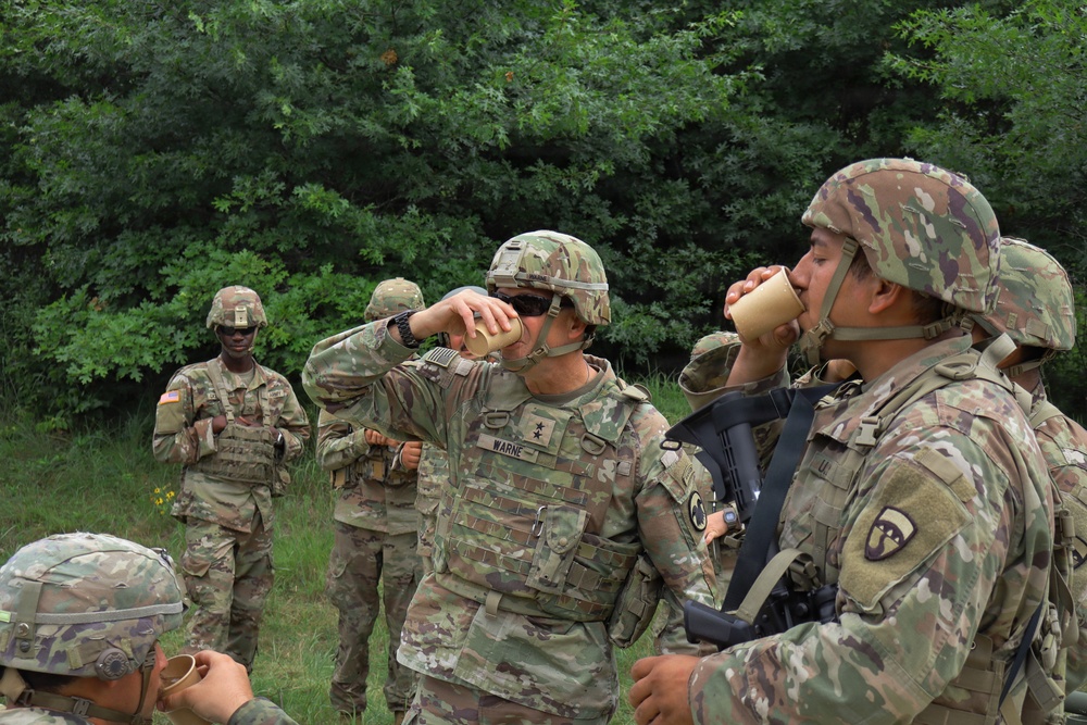 Maj. Gen. Matthew S. Warne Visits Soldiers