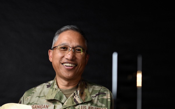 Chaplain Corps undergoes rank insignia change