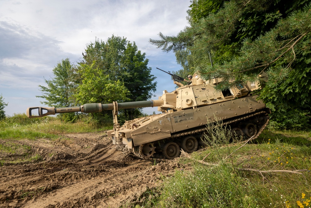 U.S. Army Soldiers with the NATO FLF Battle Group conduct live fire exercise in Poland