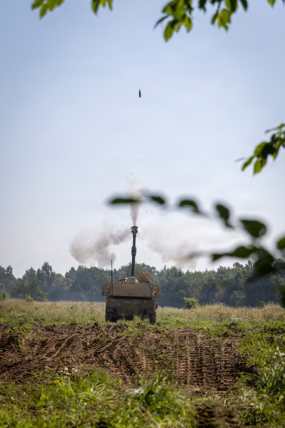 U.S. Army Soldiers with the NATO FLF Battle Group conduct live fire exercise in Poland