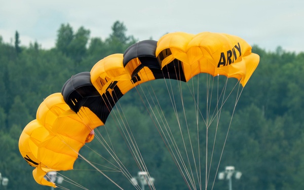 Arctic Thunder Open House Practice Day