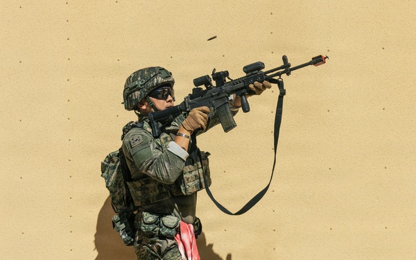 U.S. Marines with Echo Co., 2nd Bn., 1st Marines, rehearse platoon attacks with ROK Marines during AFX
