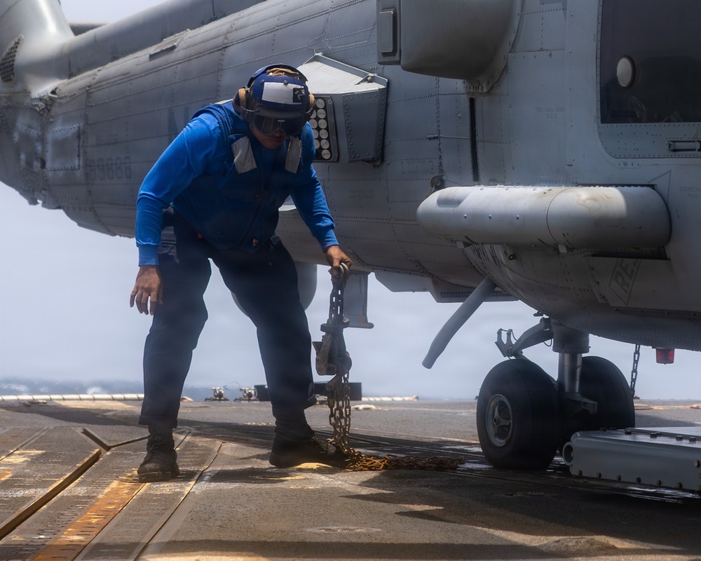 Rafael Peralta Conducts Flight Operations