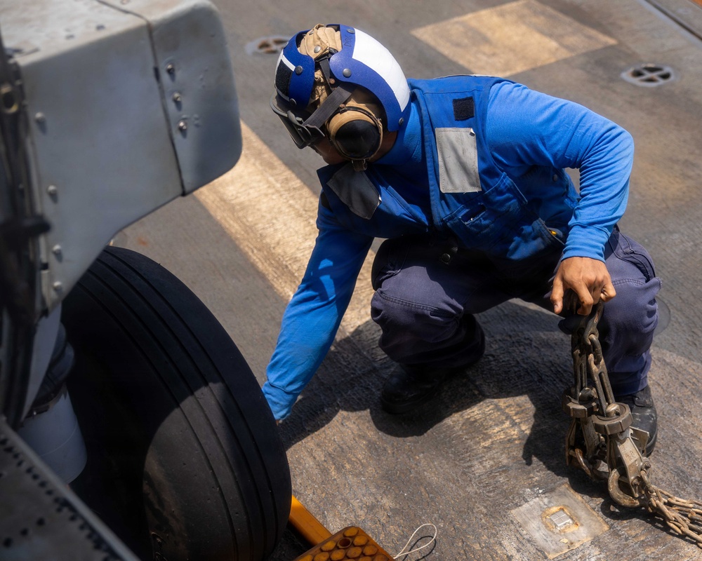 Rafael Peralta Conducts Flight Operations