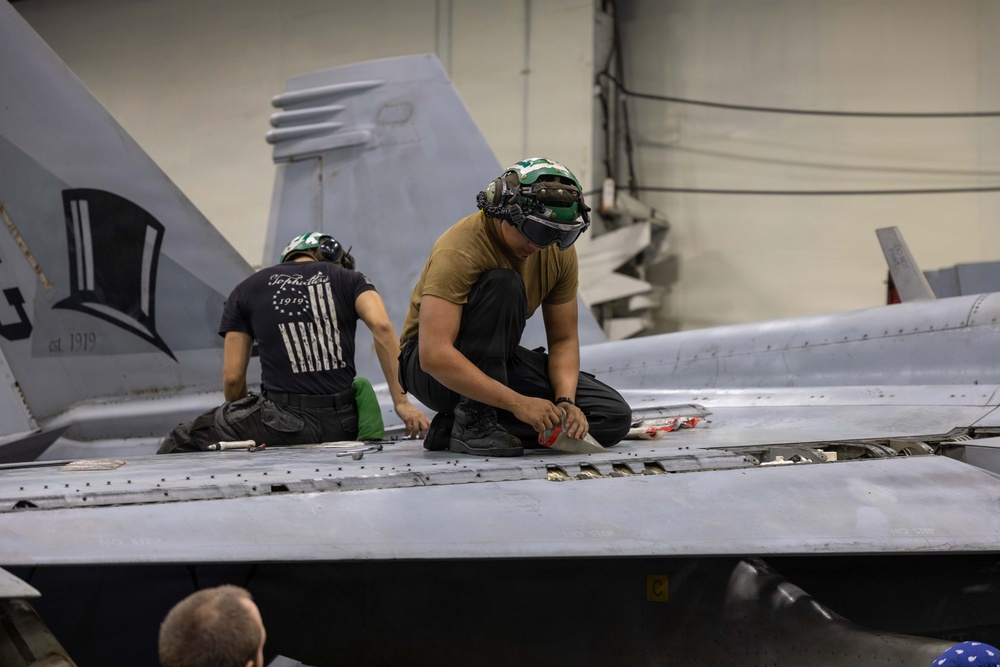 Abraham Lincoln Conducts Aircraft Maintenance