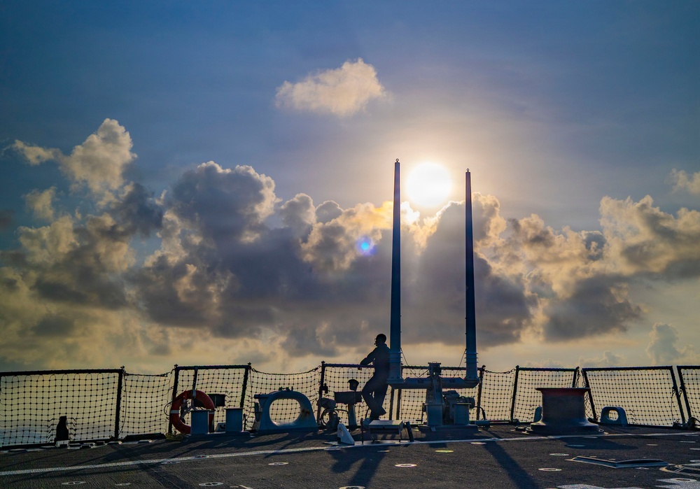 USS Benfold Conducts Routine Flight Quarters