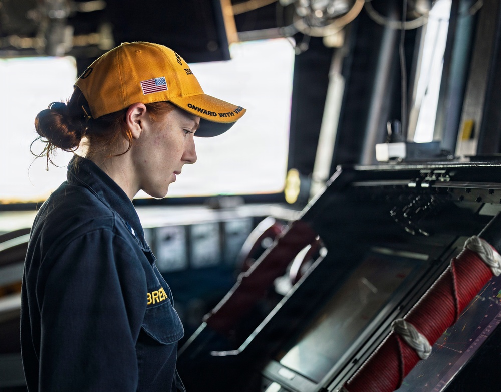 USS Benfold Transits the South China Sea