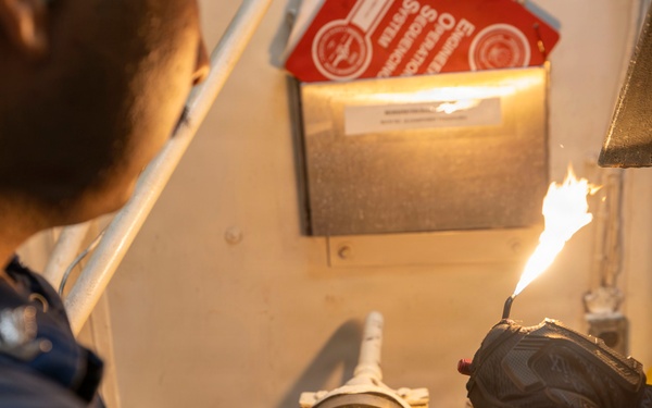 Milius Sailor demonstrates braising methods