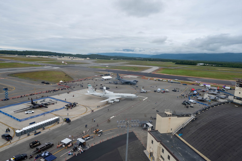 Arctic Thunder Open House establishing shots
