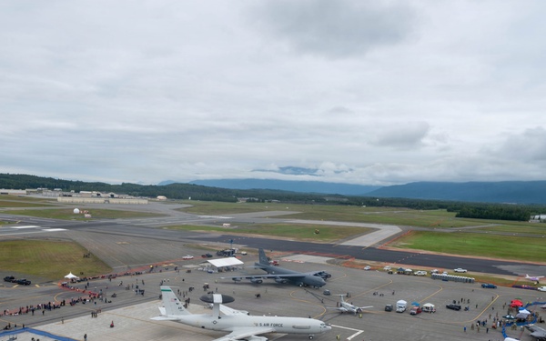 Arctic Thunder Open House establishing shots