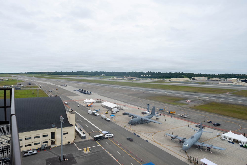 Arctic Thunder Open House establishing shots