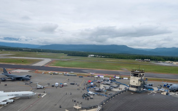 Arctic Thunder Open House establishing shots