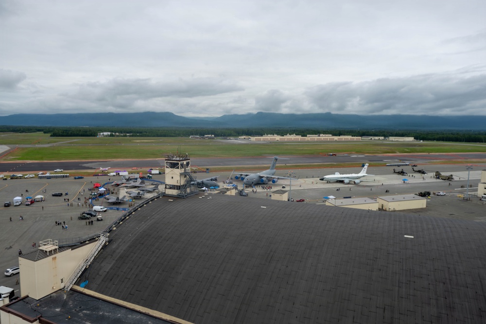 Arctic Thunder Open House establishing shots