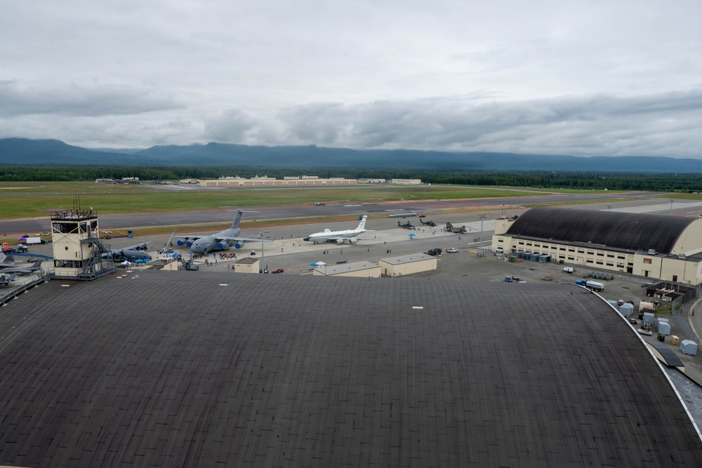 Arctic Thunder Open House establishing shots