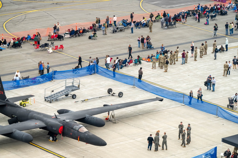 Arctic Thunder Open House establishing shots
